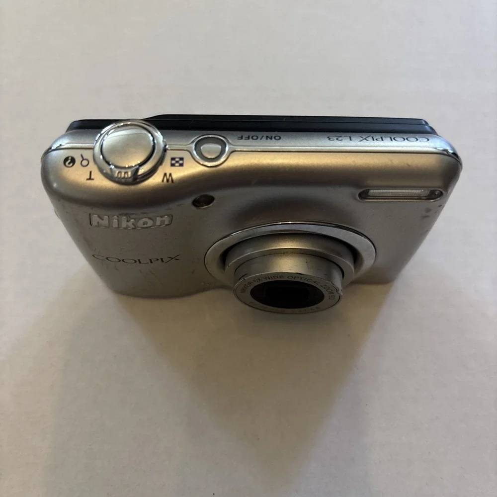 Nikon CoolPix L23 10.1MP Silver Digital‎ Camera - Parts Only